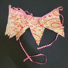 Load image into Gallery viewer, Bunting - Pink Floral
