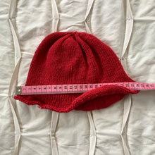 Load image into Gallery viewer, Child&#39;s Hat - Red with Flower
