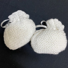Load image into Gallery viewer, Baby Booties - White (approx  6-9 months)
