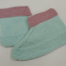 Load image into Gallery viewer, Bed Socks - Mint Green with Pink Cuff
