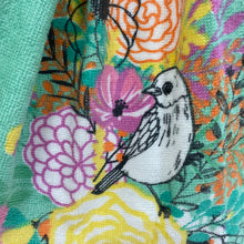 Load image into Gallery viewer, Hanging Hand Towel - Bird with Flowers
